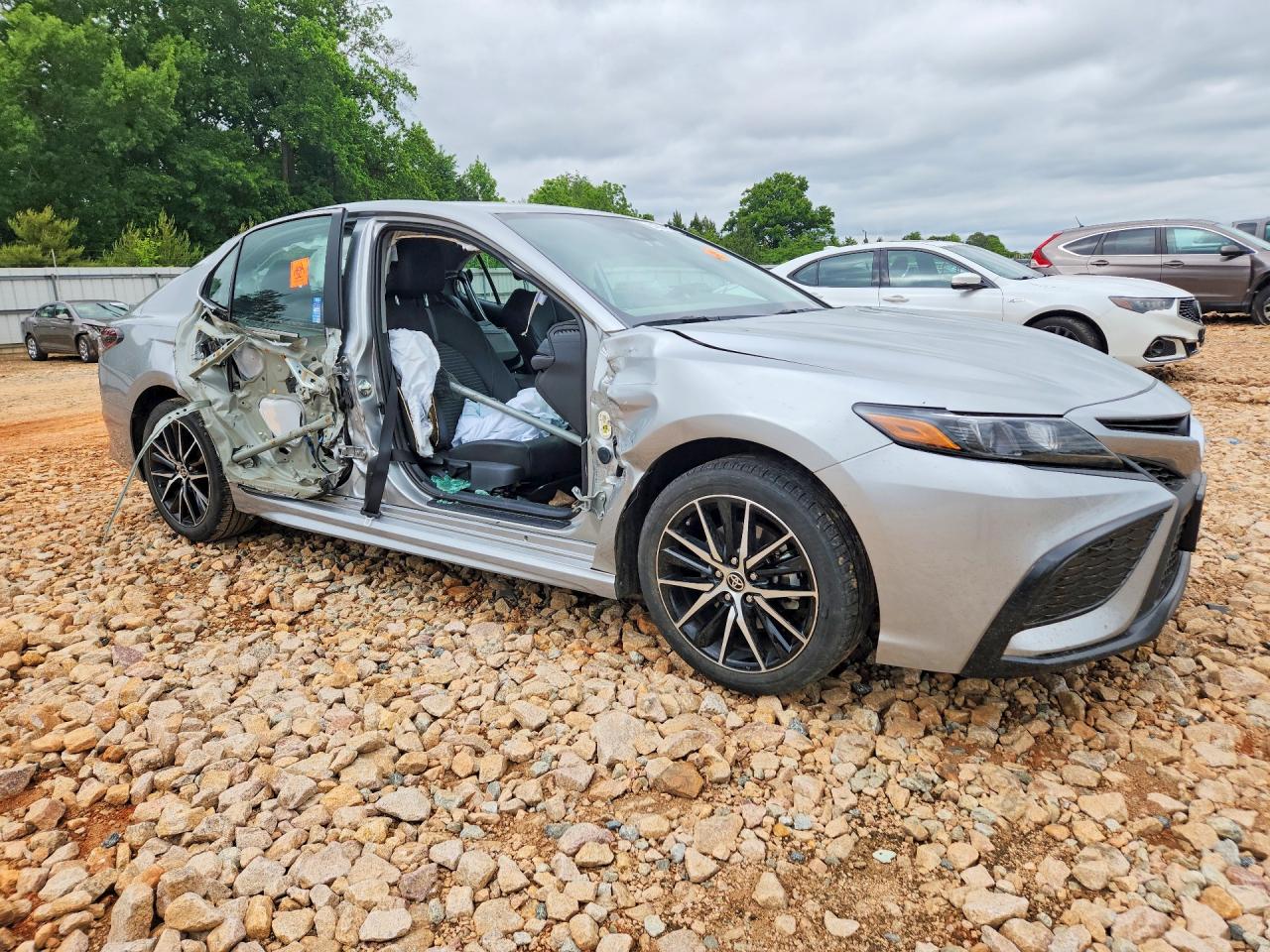 2024 TOYOTA CAMRY