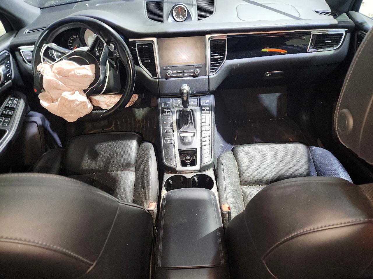 2017 PORSCHE MACAN