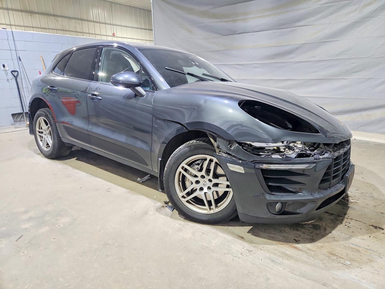 2017 PORSCHE MACAN