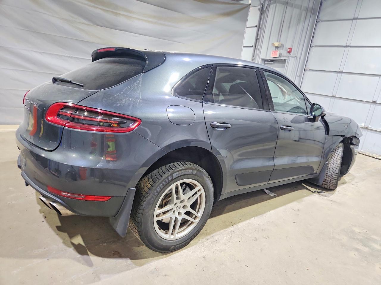 2017 PORSCHE MACAN