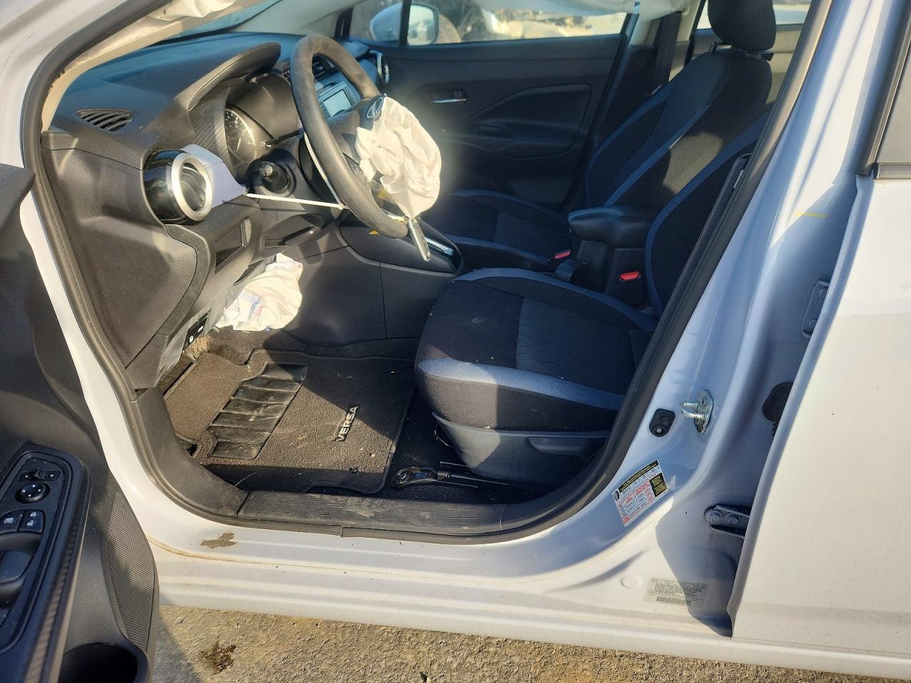 2024 NISSAN VERSA