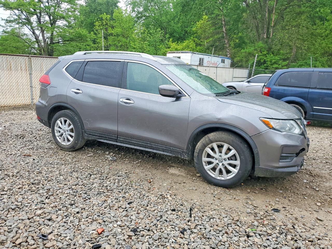 2017 NISSAN ROGUE