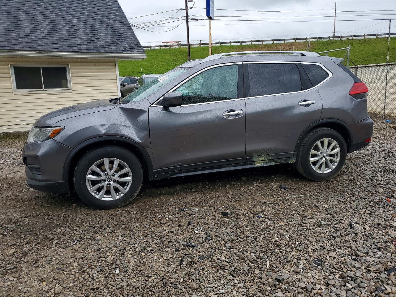 2017 NISSAN ROGUE
