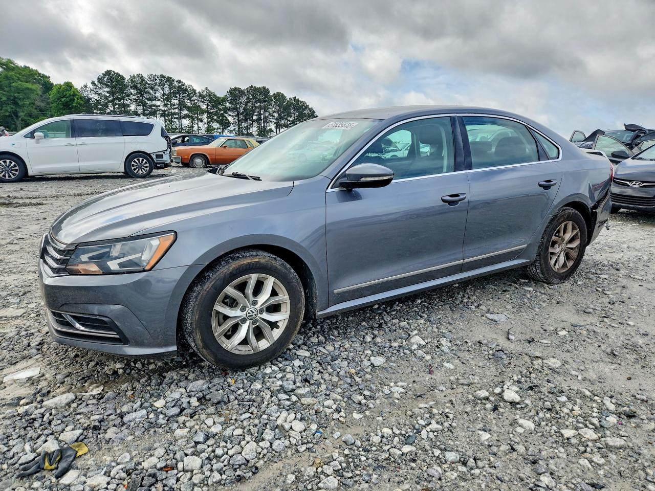 2017 VOLKSWAGEN PASSAT