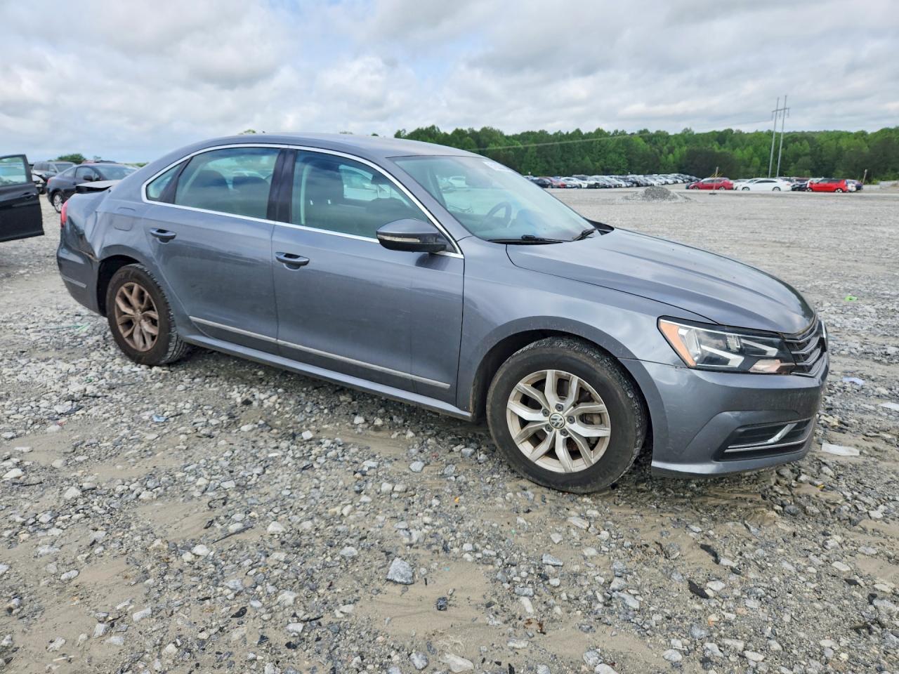 2017 VOLKSWAGEN PASSAT