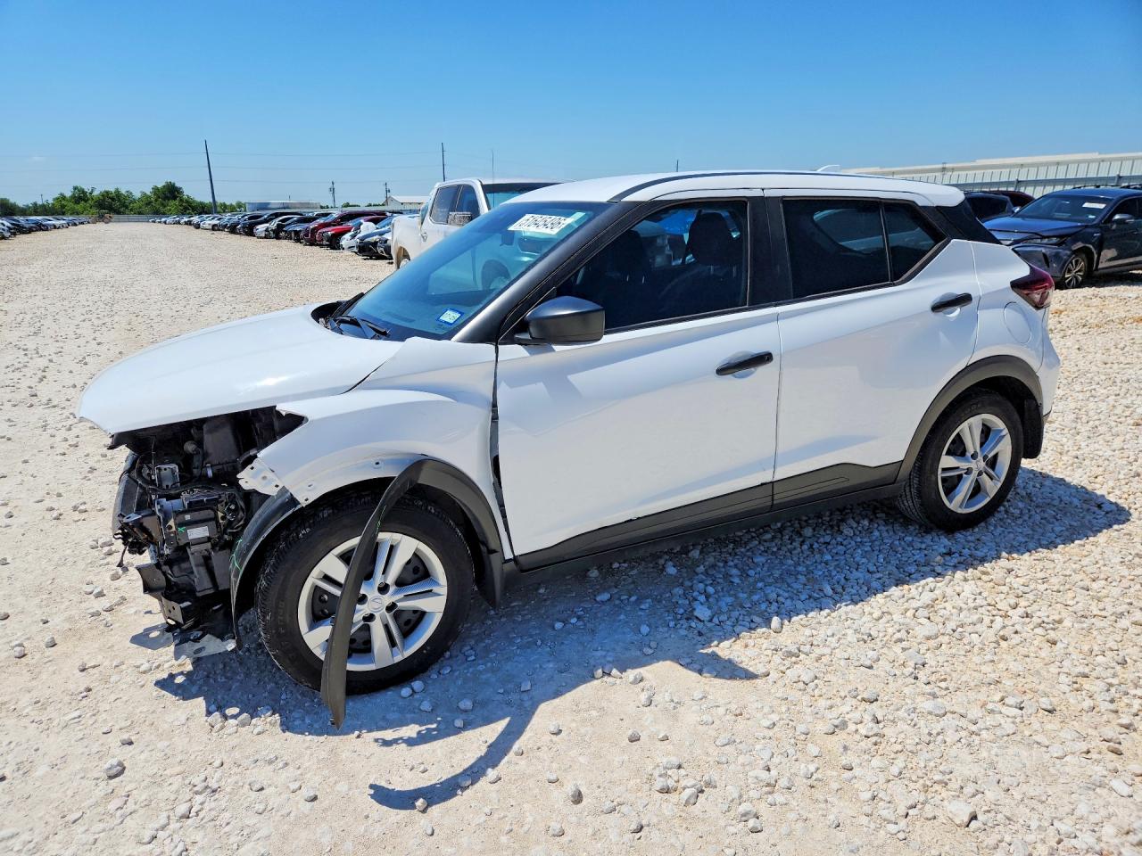 2024 NISSAN KICKS