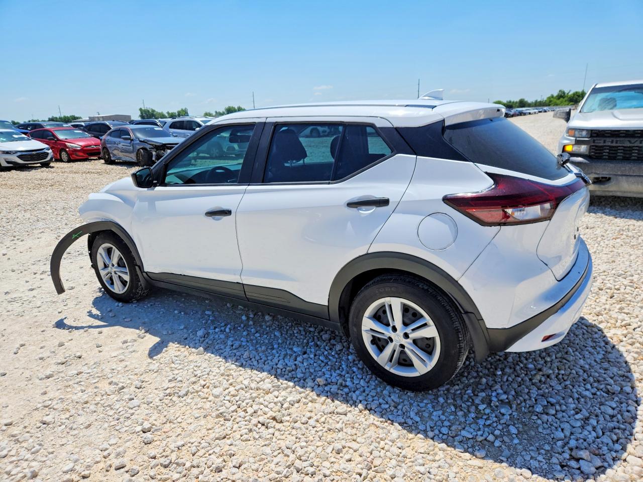2024 NISSAN KICKS
