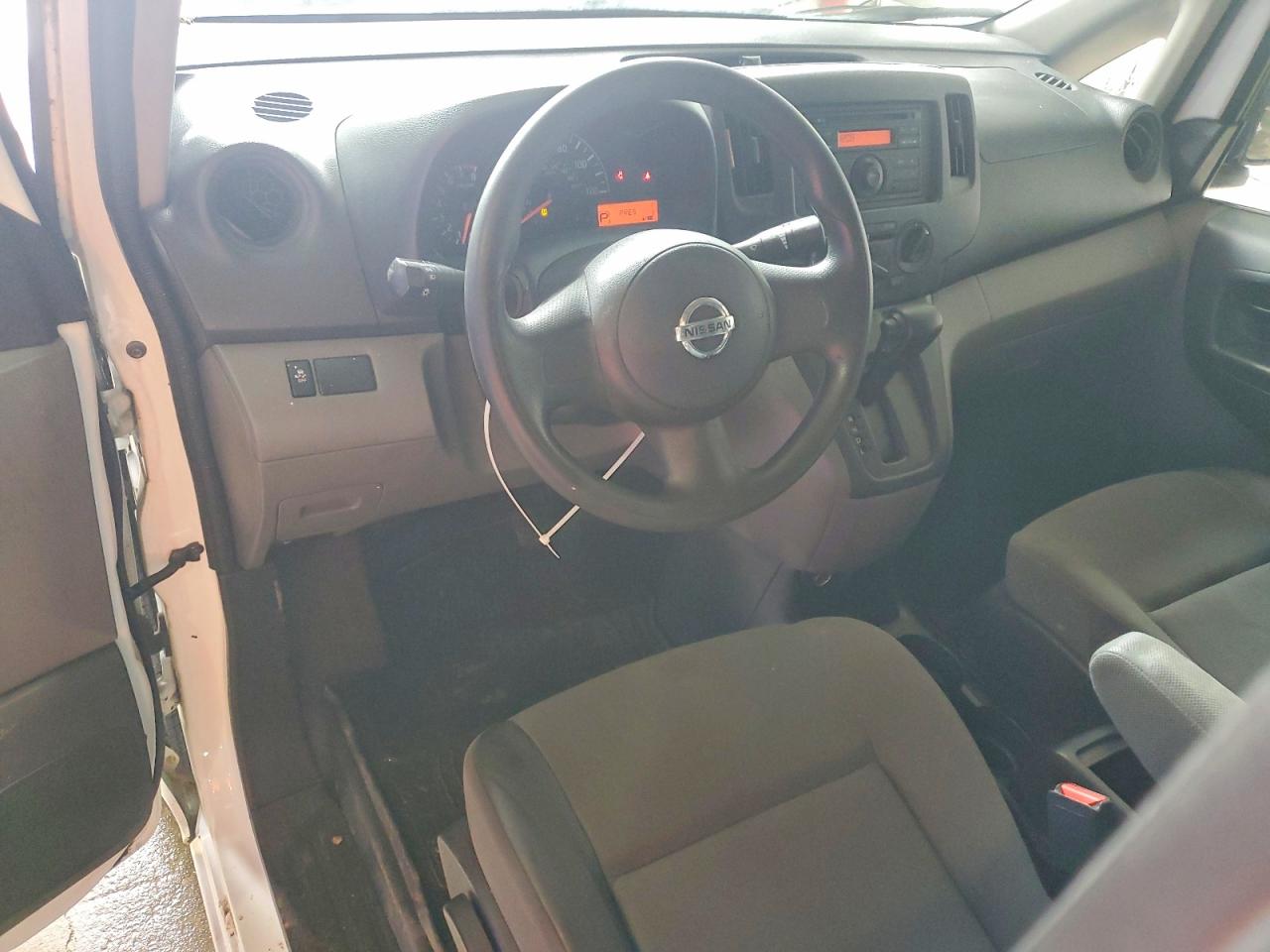 2015 NISSAN NV