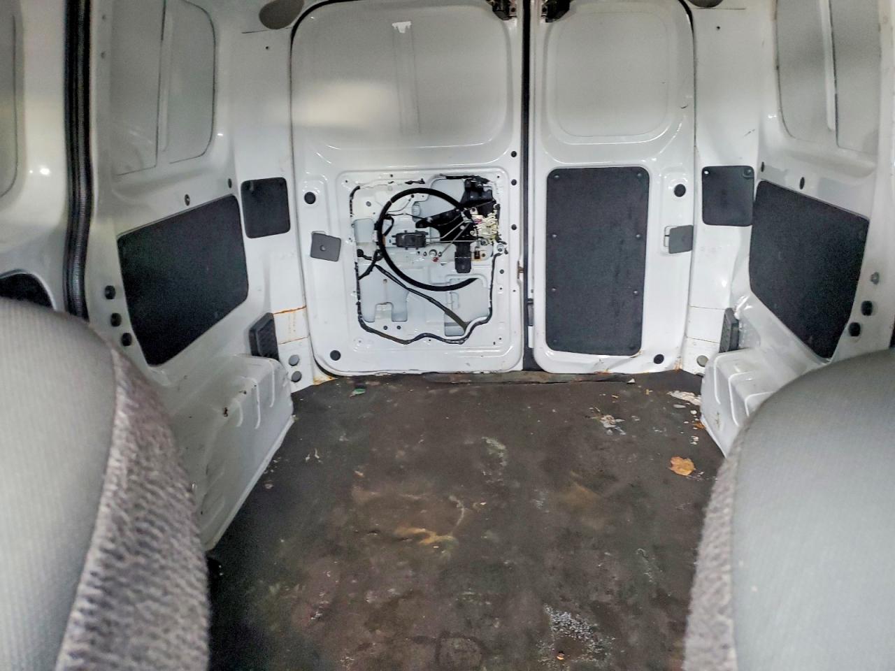 2015 NISSAN NV