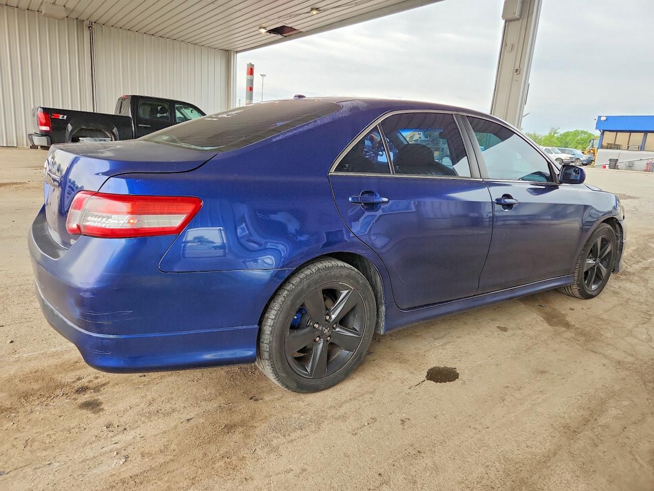 2011 TOYOTA CAMRY