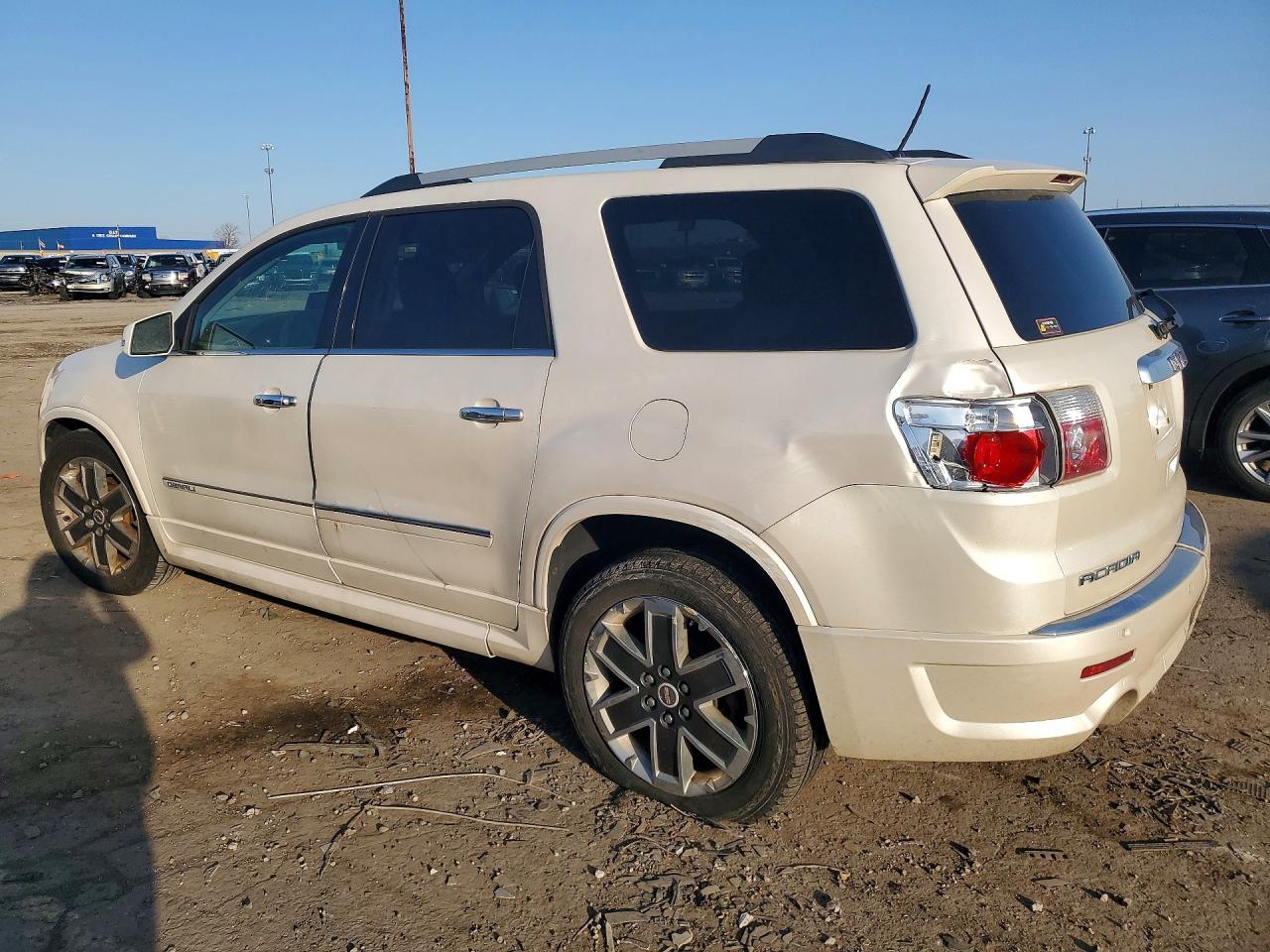 2011 GMC ACADIA DEN