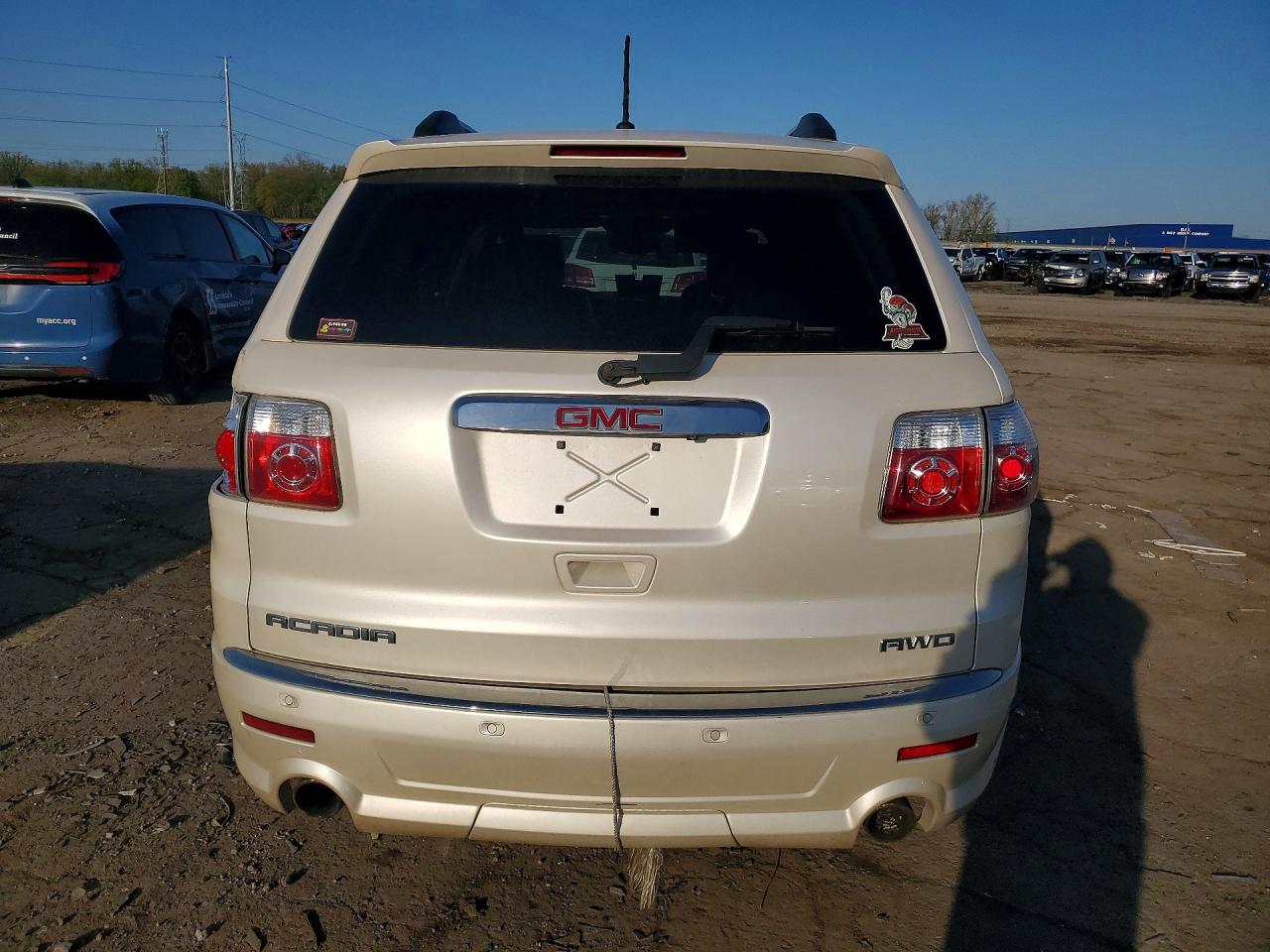 2011 GMC ACADIA DEN