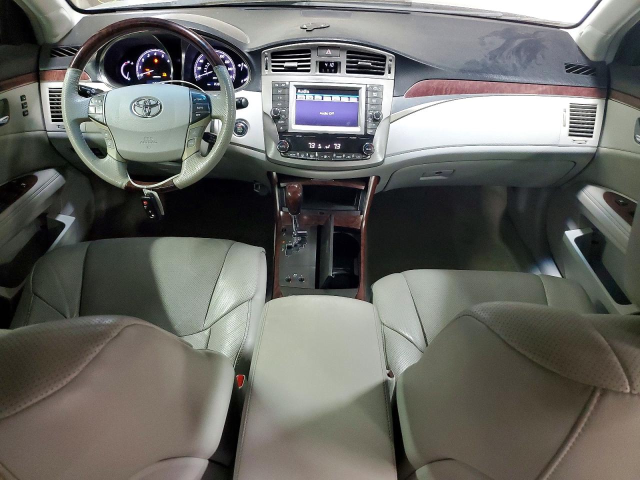 2011 TOYOTA AVALON
