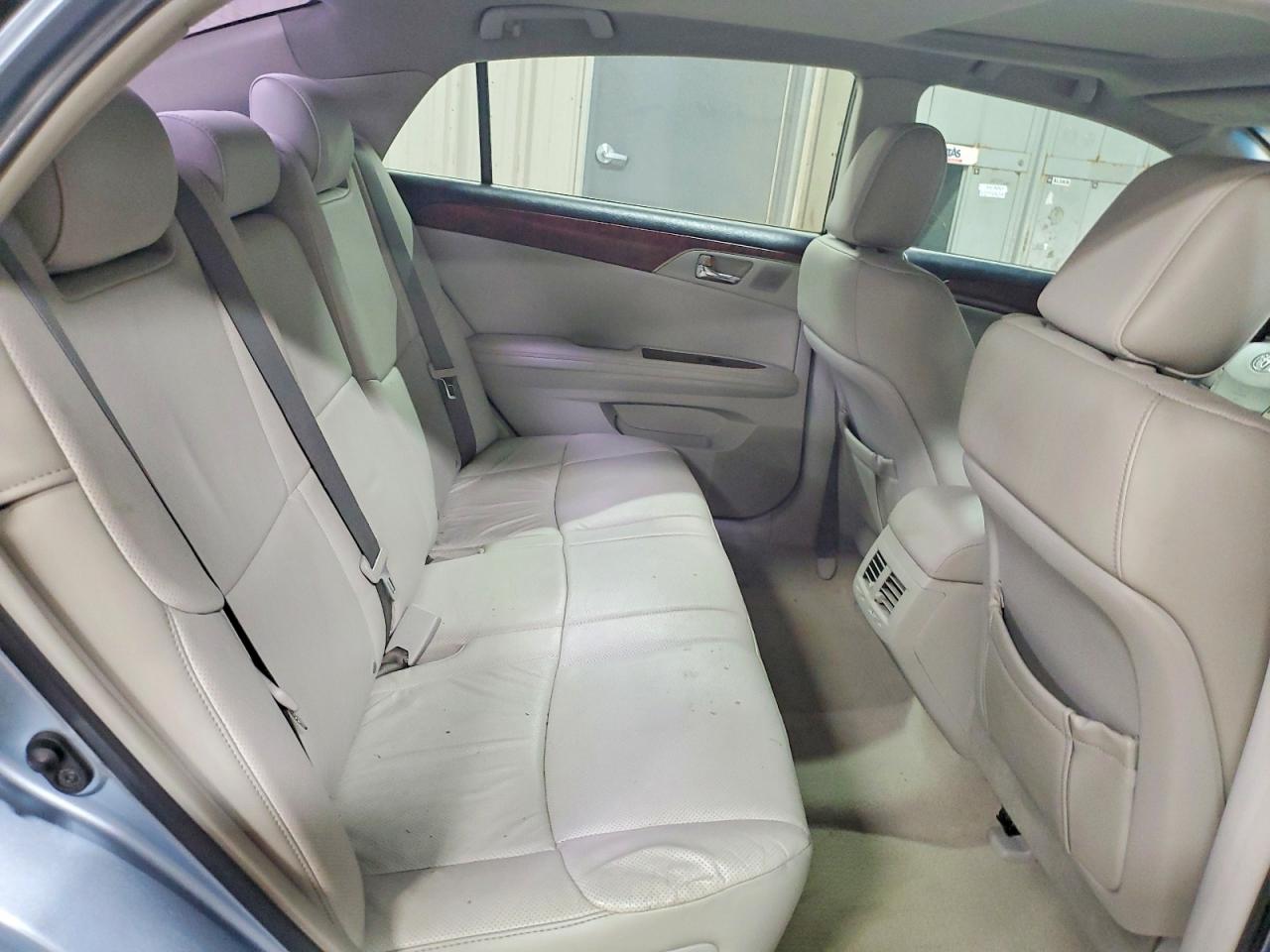 2011 TOYOTA AVALON