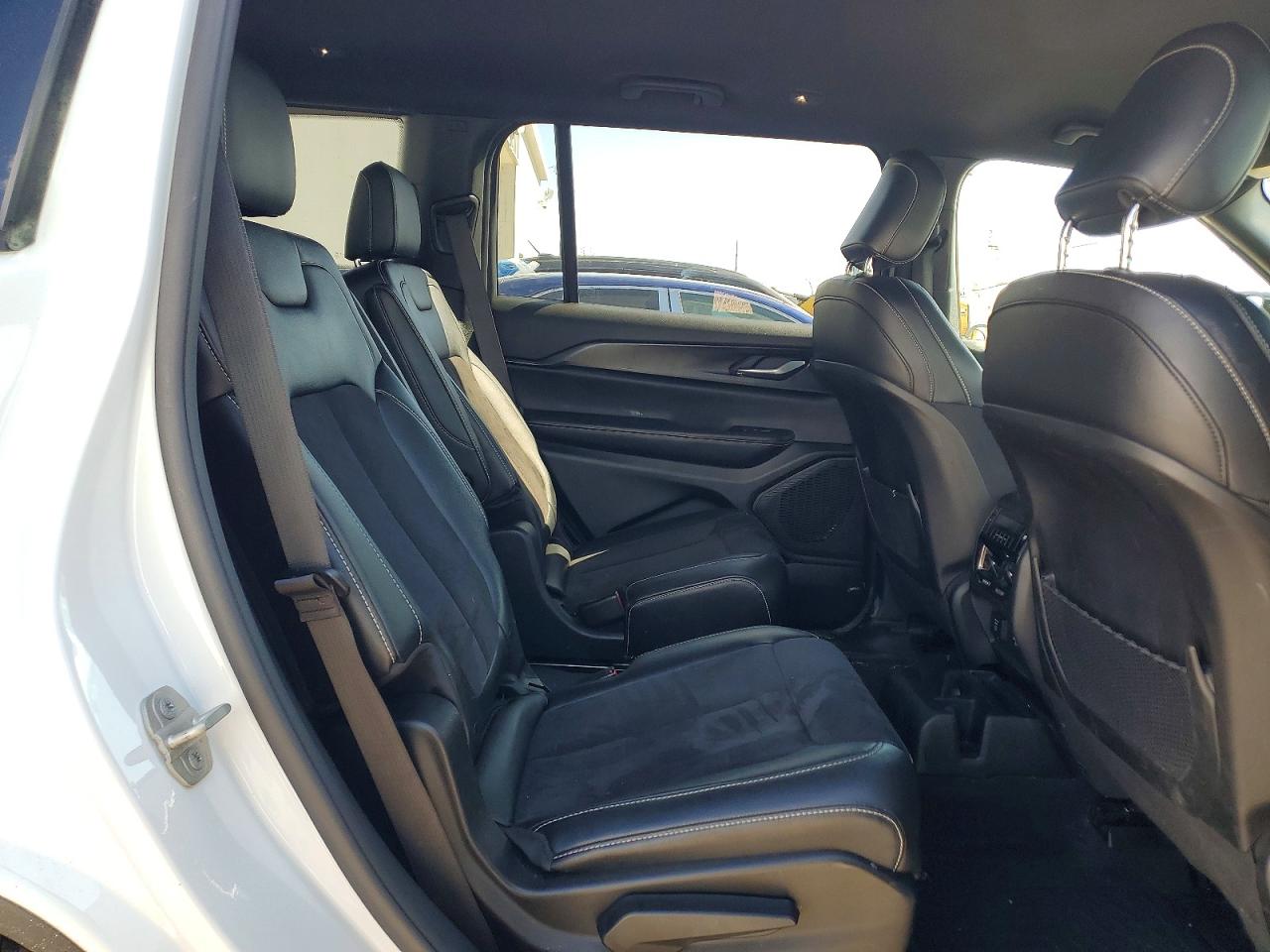 2023 JEEP CHEROKEE