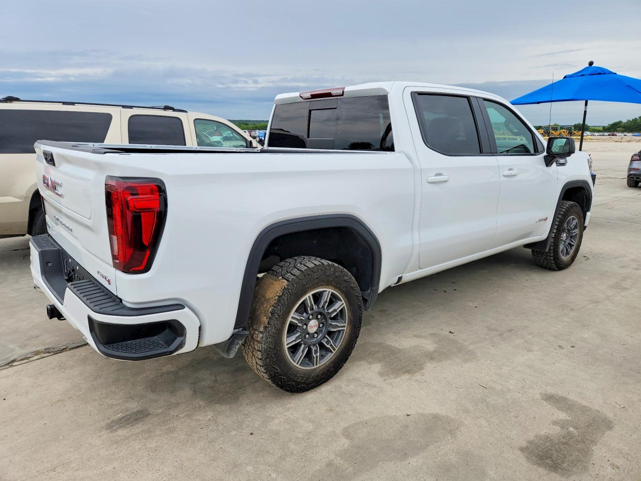 2024 GMC SIERRA