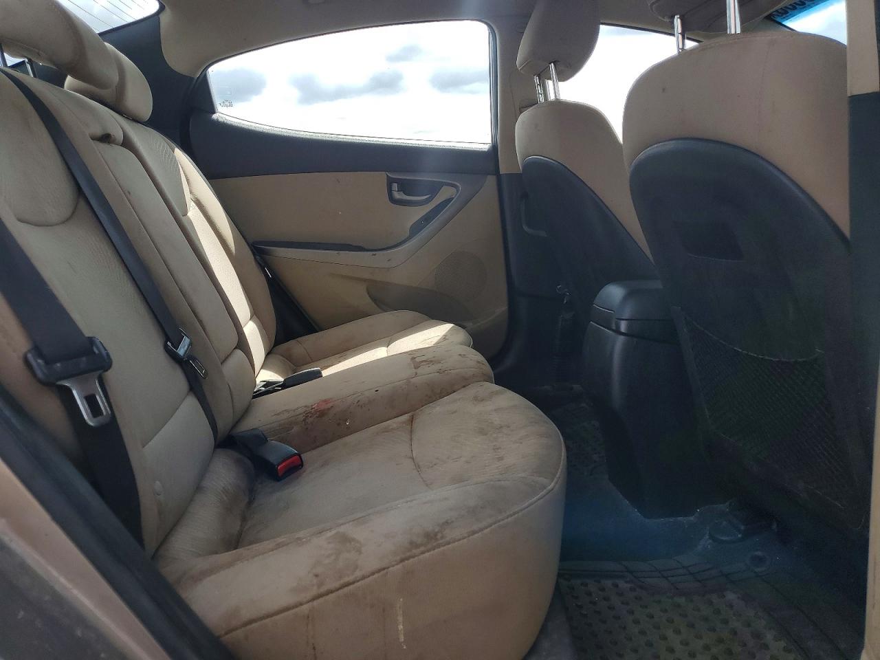 2016 HYUNDAI ELANTRA