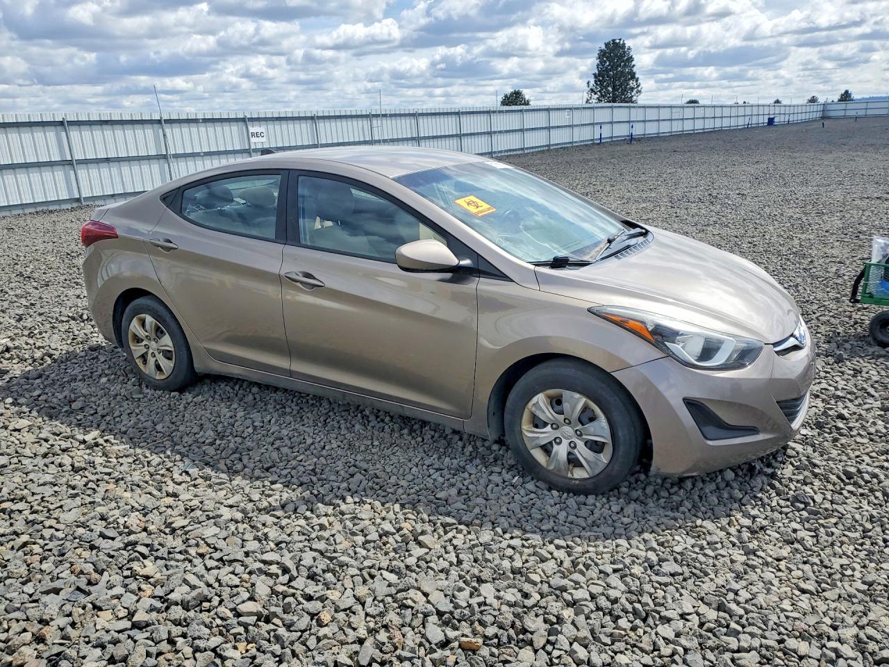 2016 HYUNDAI ELANTRA