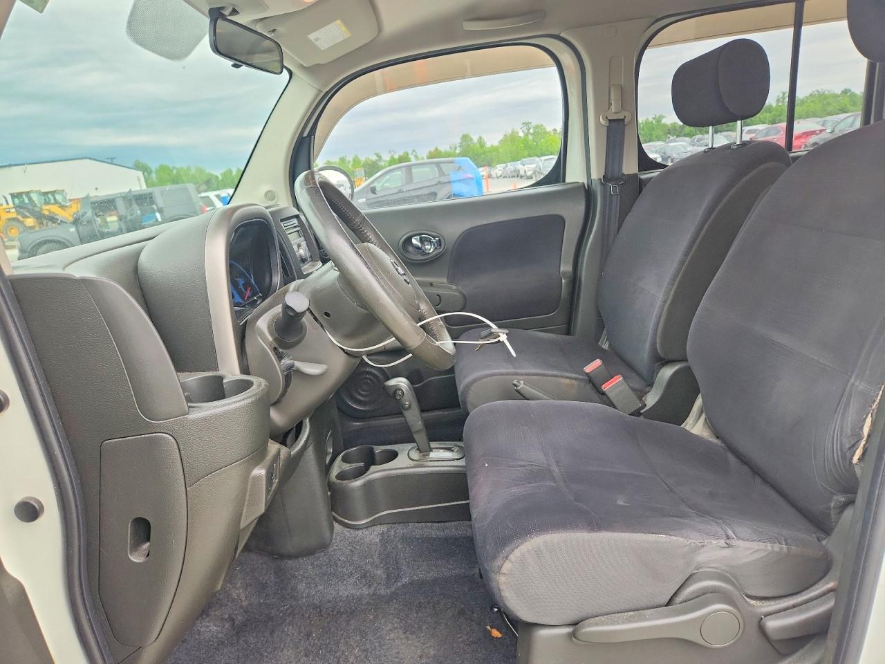 2010 NISSAN CUBE
