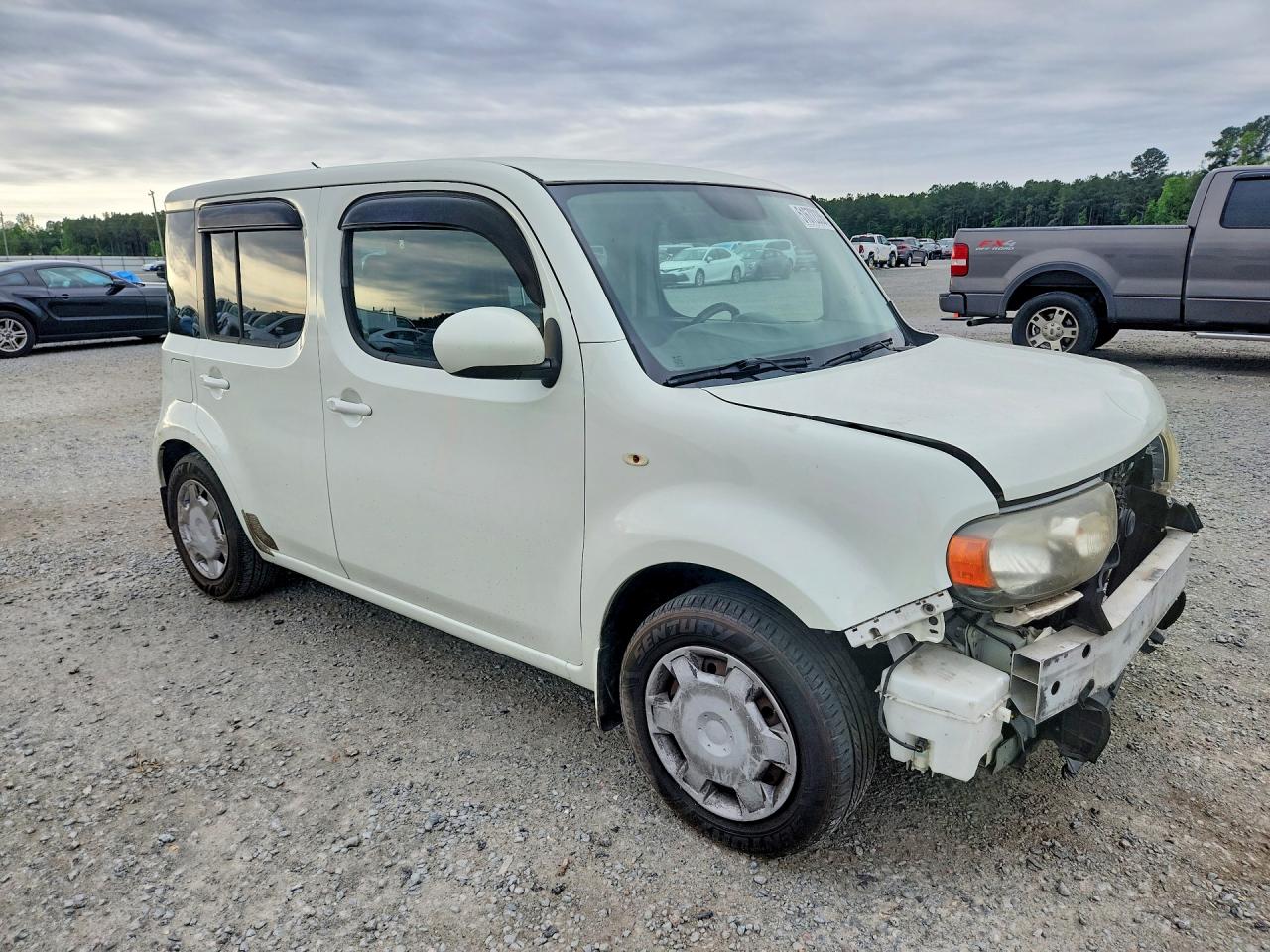2010 NISSAN CUBE