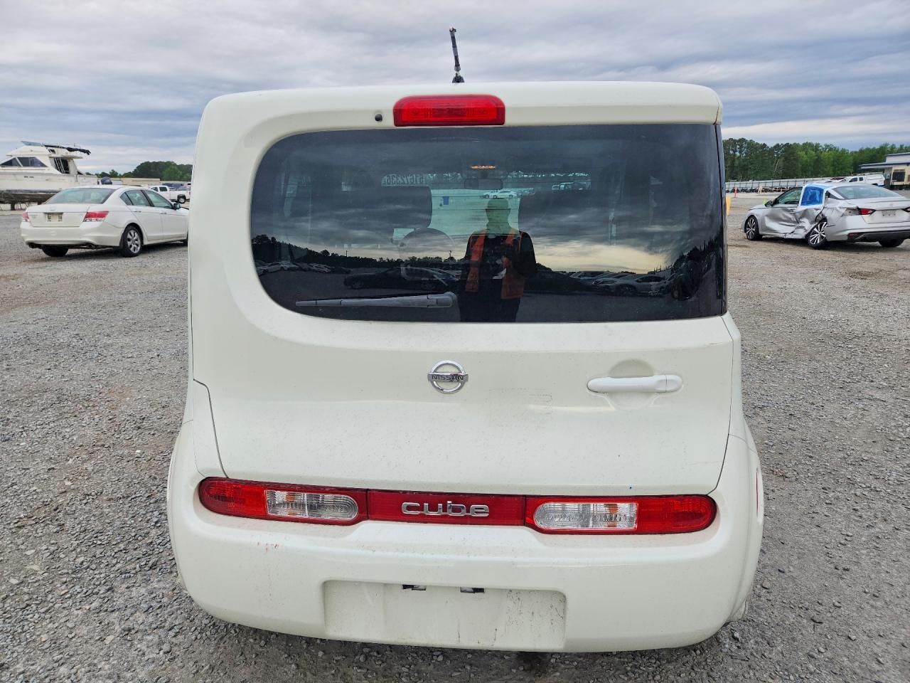 2010 NISSAN CUBE