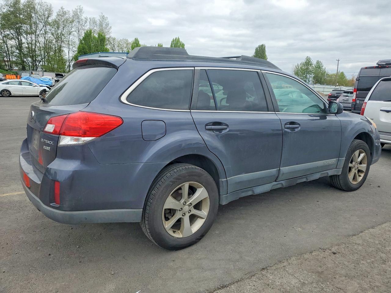 2013 SUBARU OUTBACK
