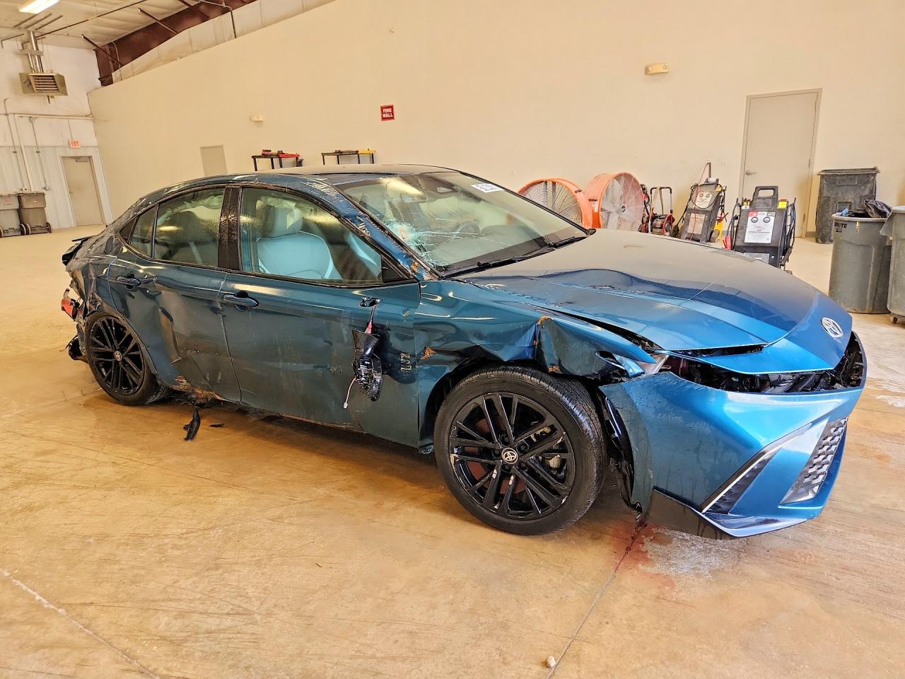 2025 TOYOTA CAMRY