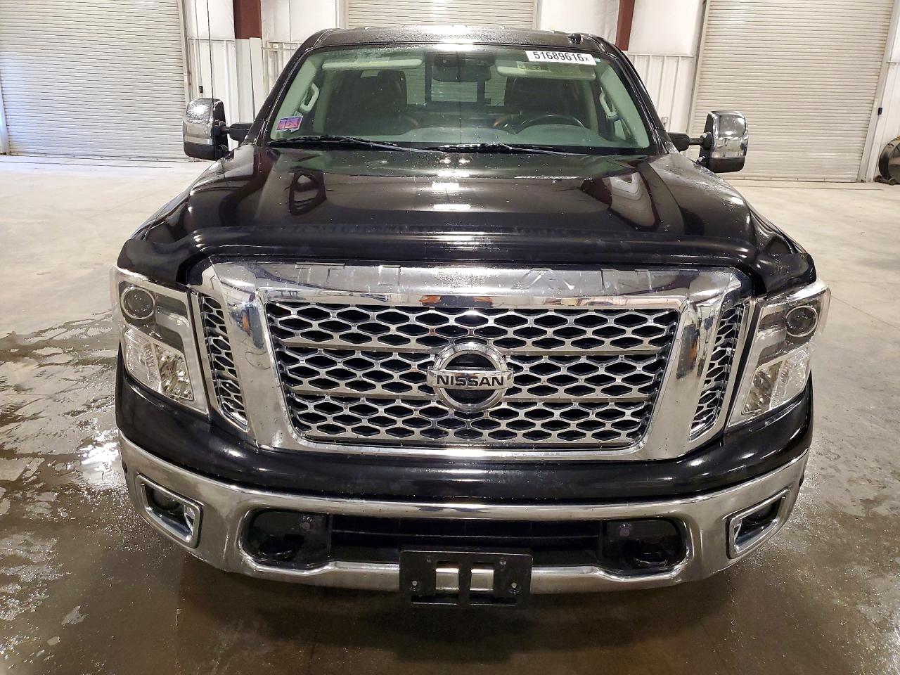2017 NISSAN TITAN