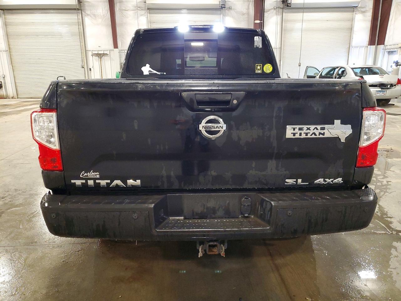 2017 NISSAN TITAN