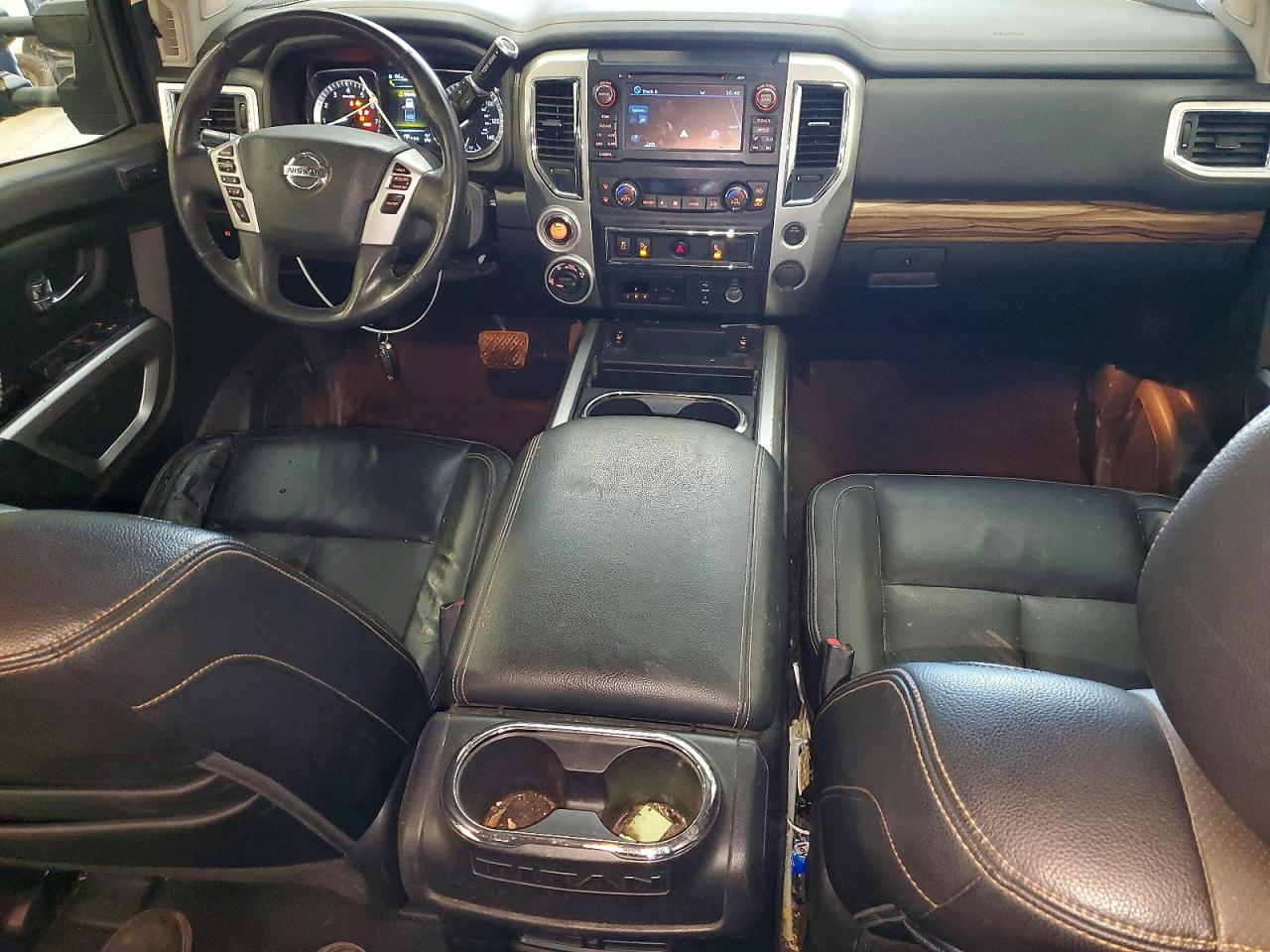 2017 NISSAN TITAN