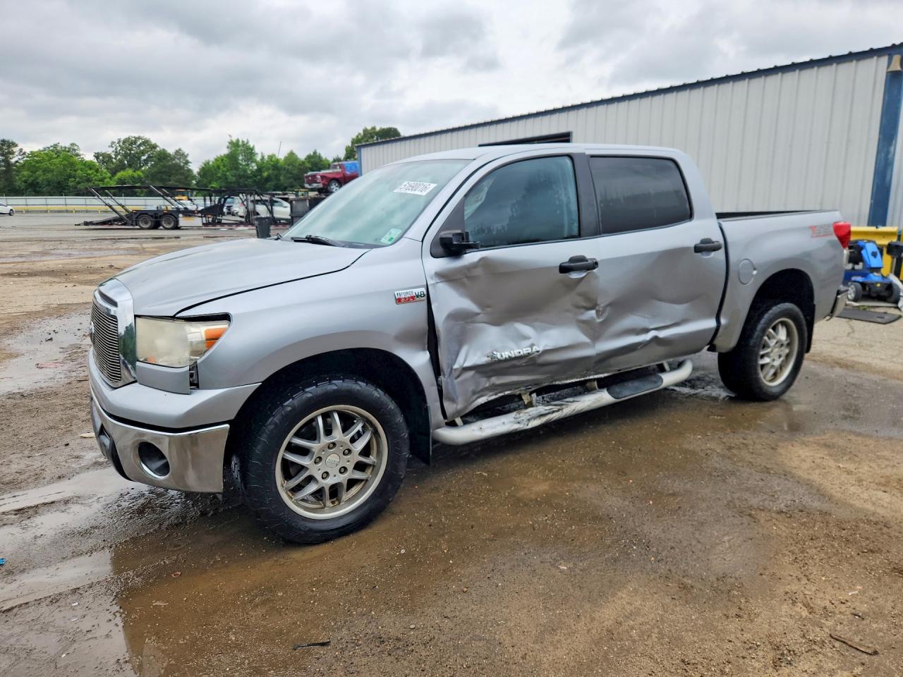 2011 TOYOTA TUNDRA