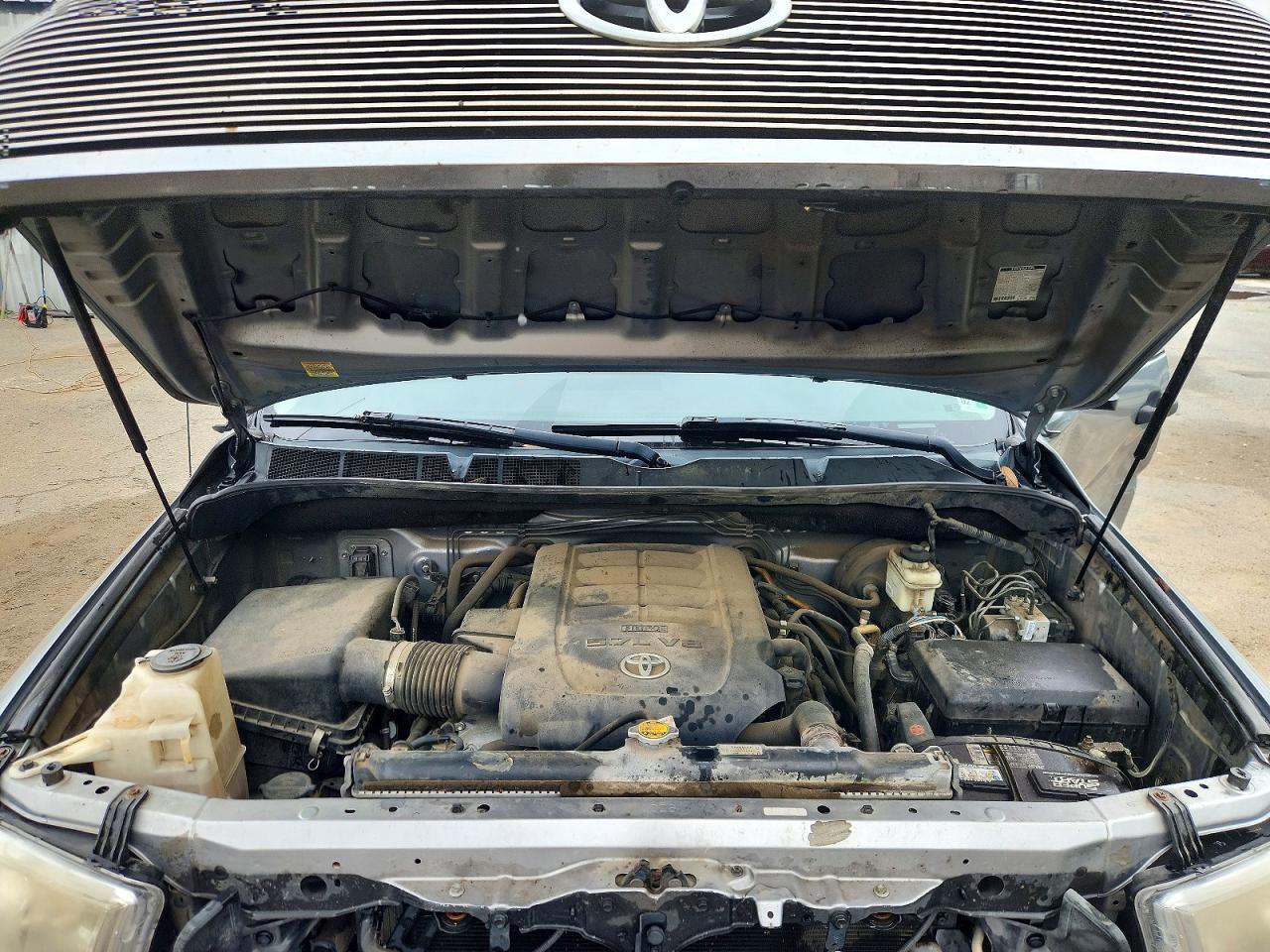2011 TOYOTA TUNDRA