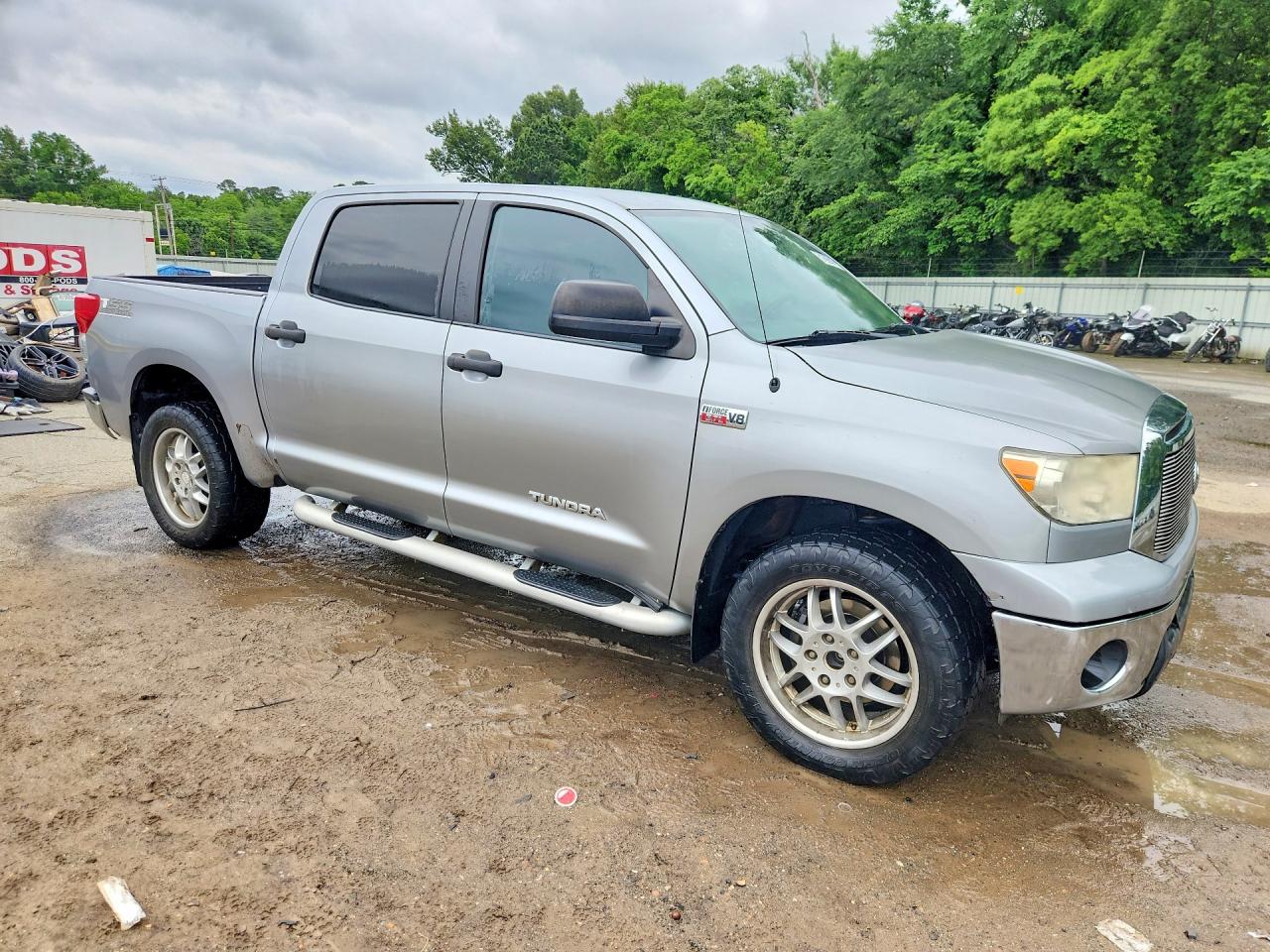 2011 TOYOTA TUNDRA