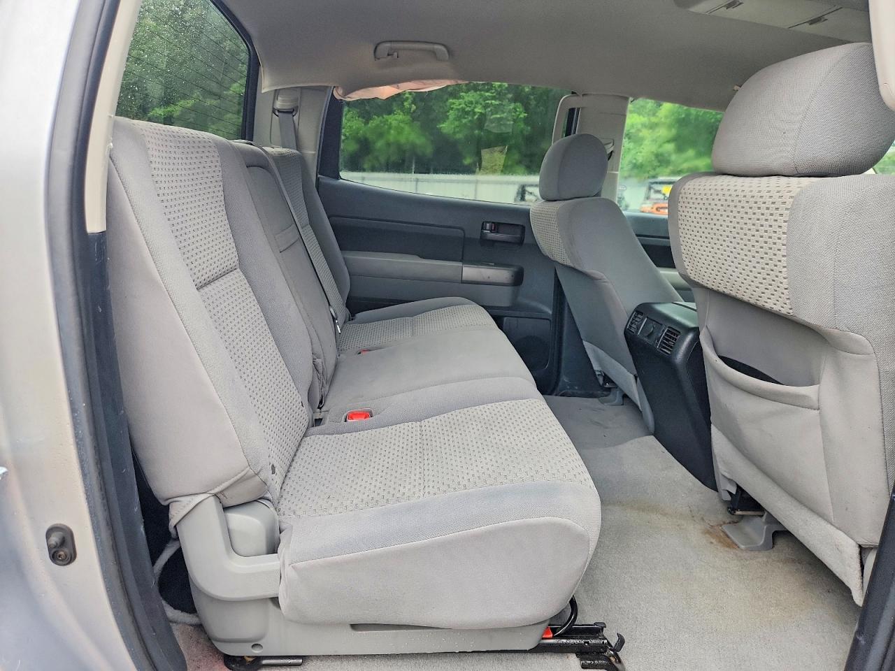 2011 TOYOTA TUNDRA