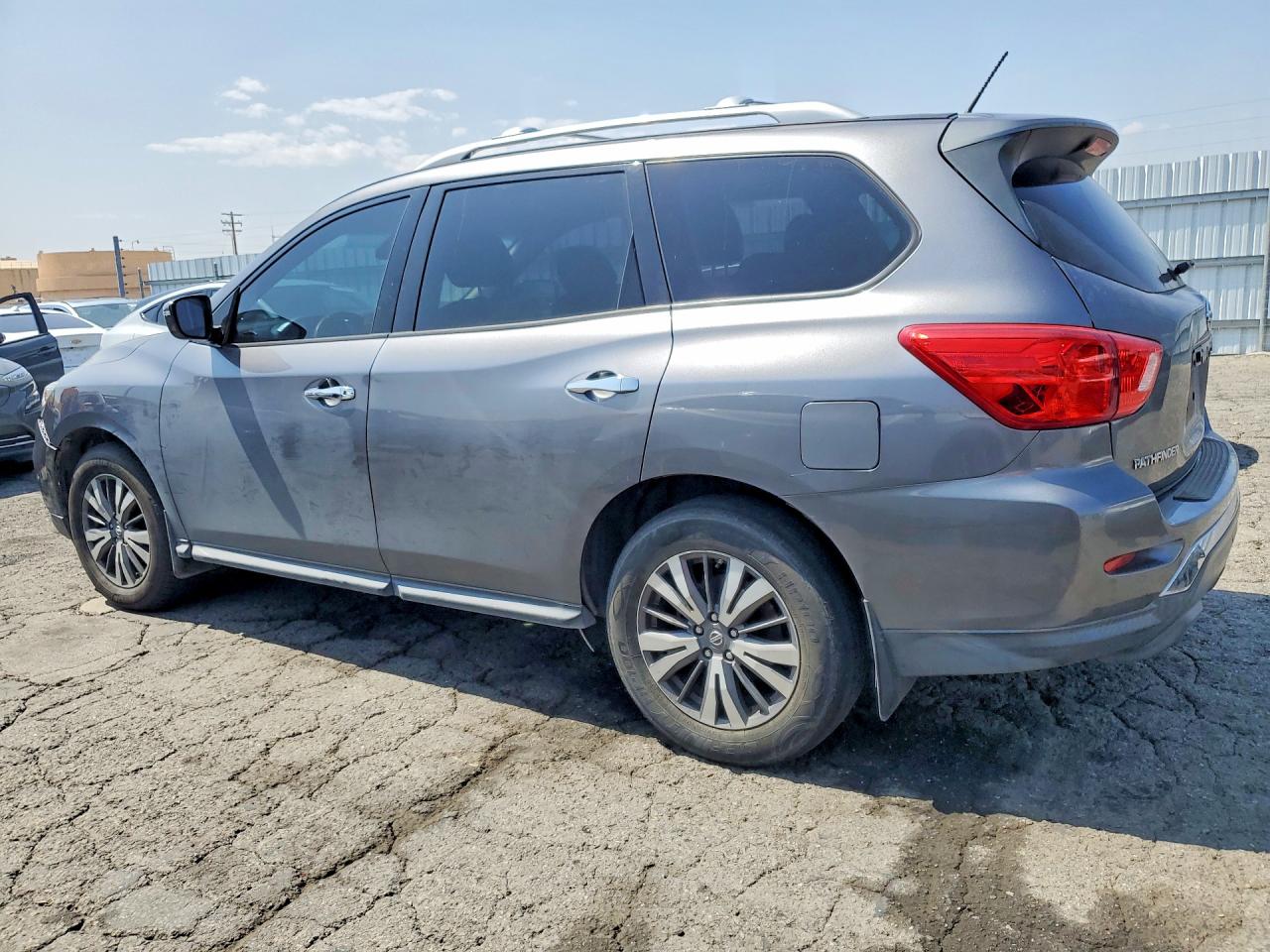 2017 NISSAN PATHFINDER