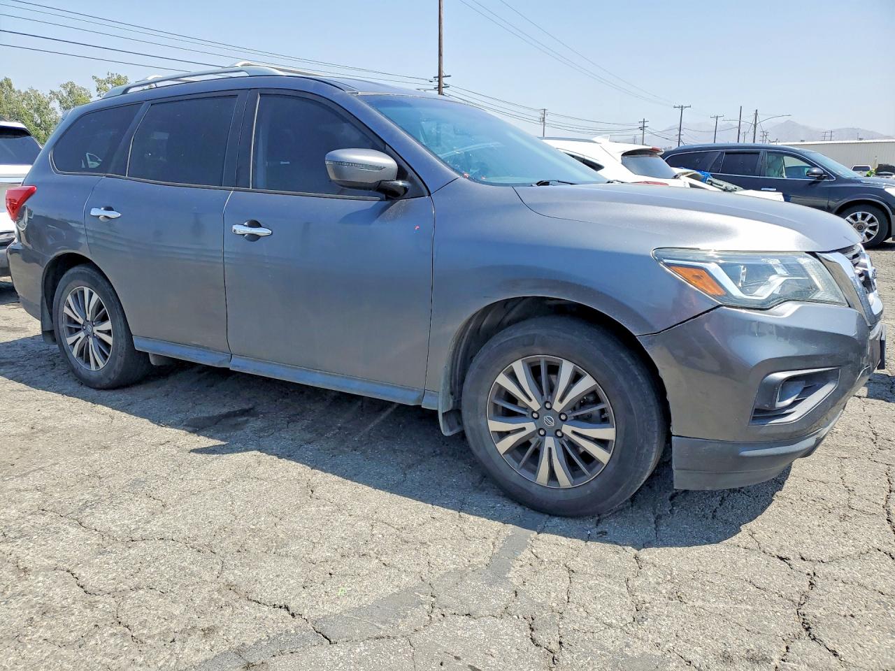 2017 NISSAN PATHFINDER