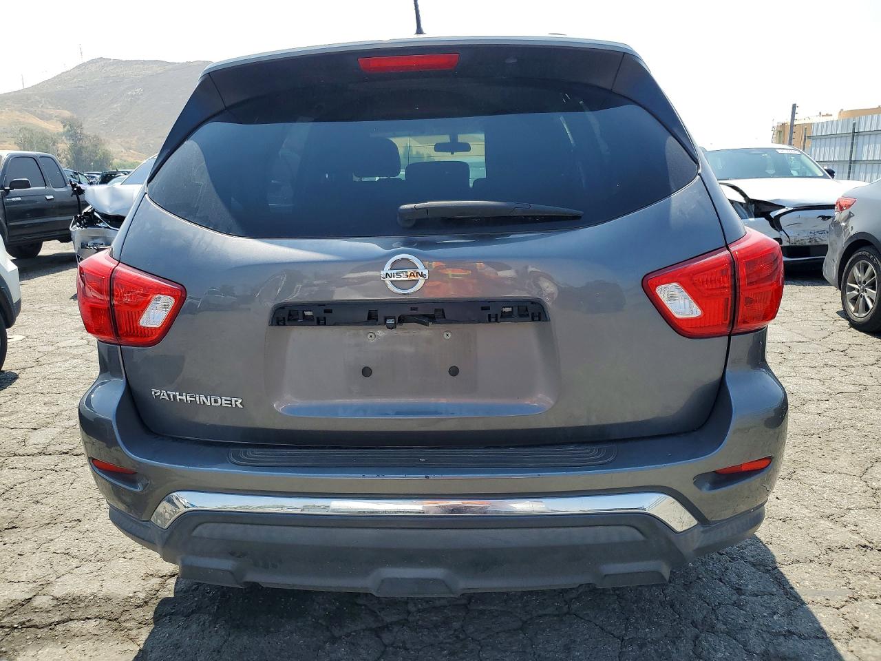 2017 NISSAN PATHFINDER