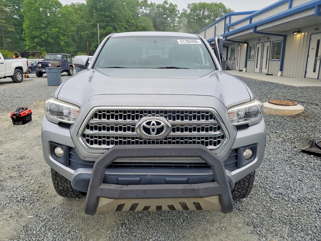2017 TOYOTA TACOMA