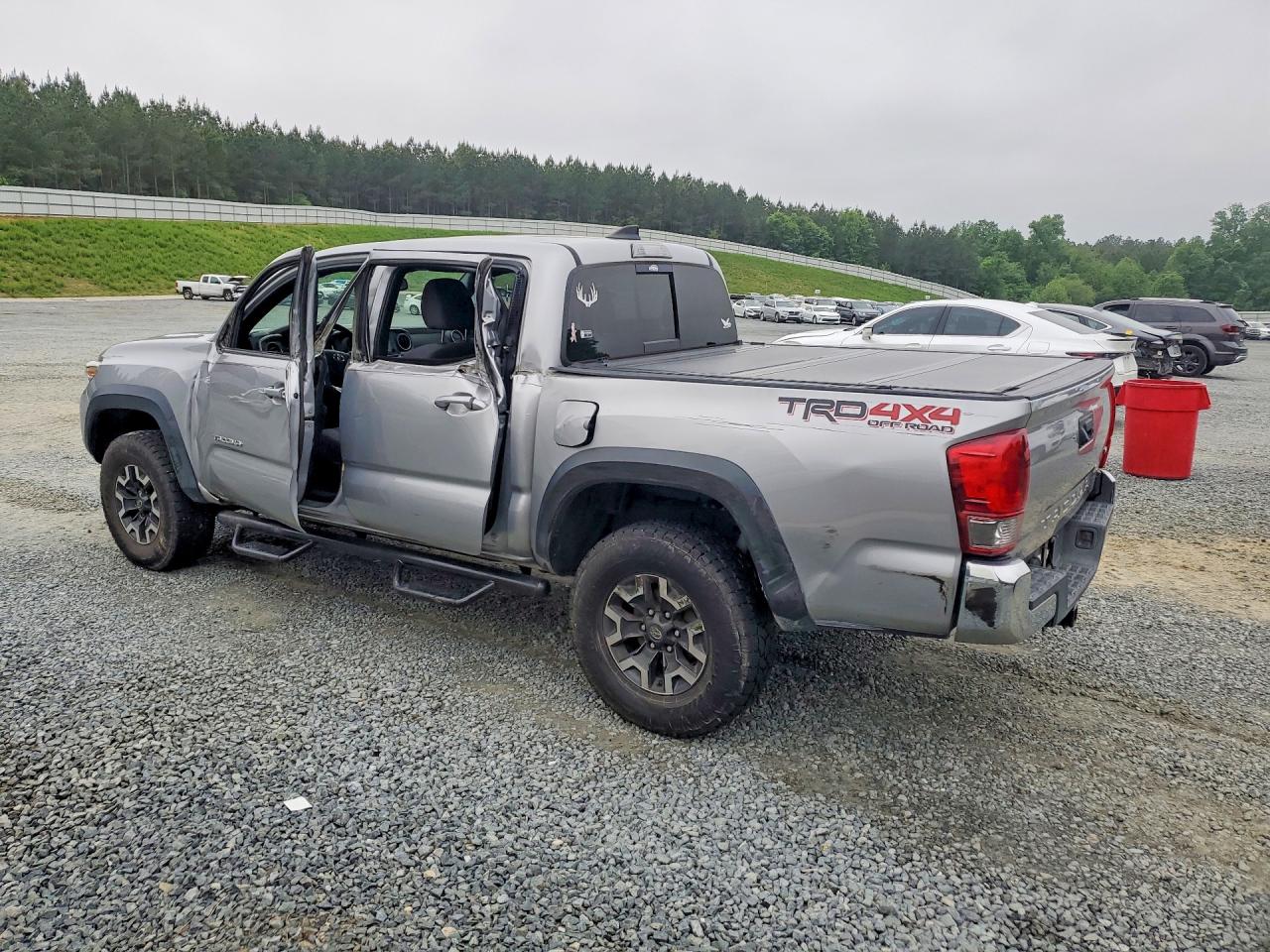 2017 TOYOTA TACOMA