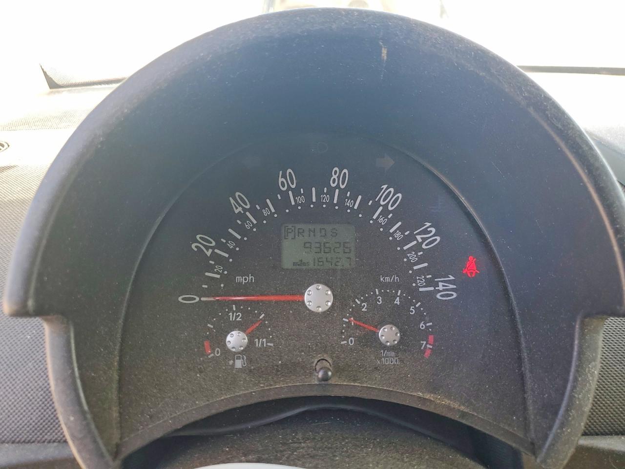 2004 VOLKSWAGEN NEW BEETLE