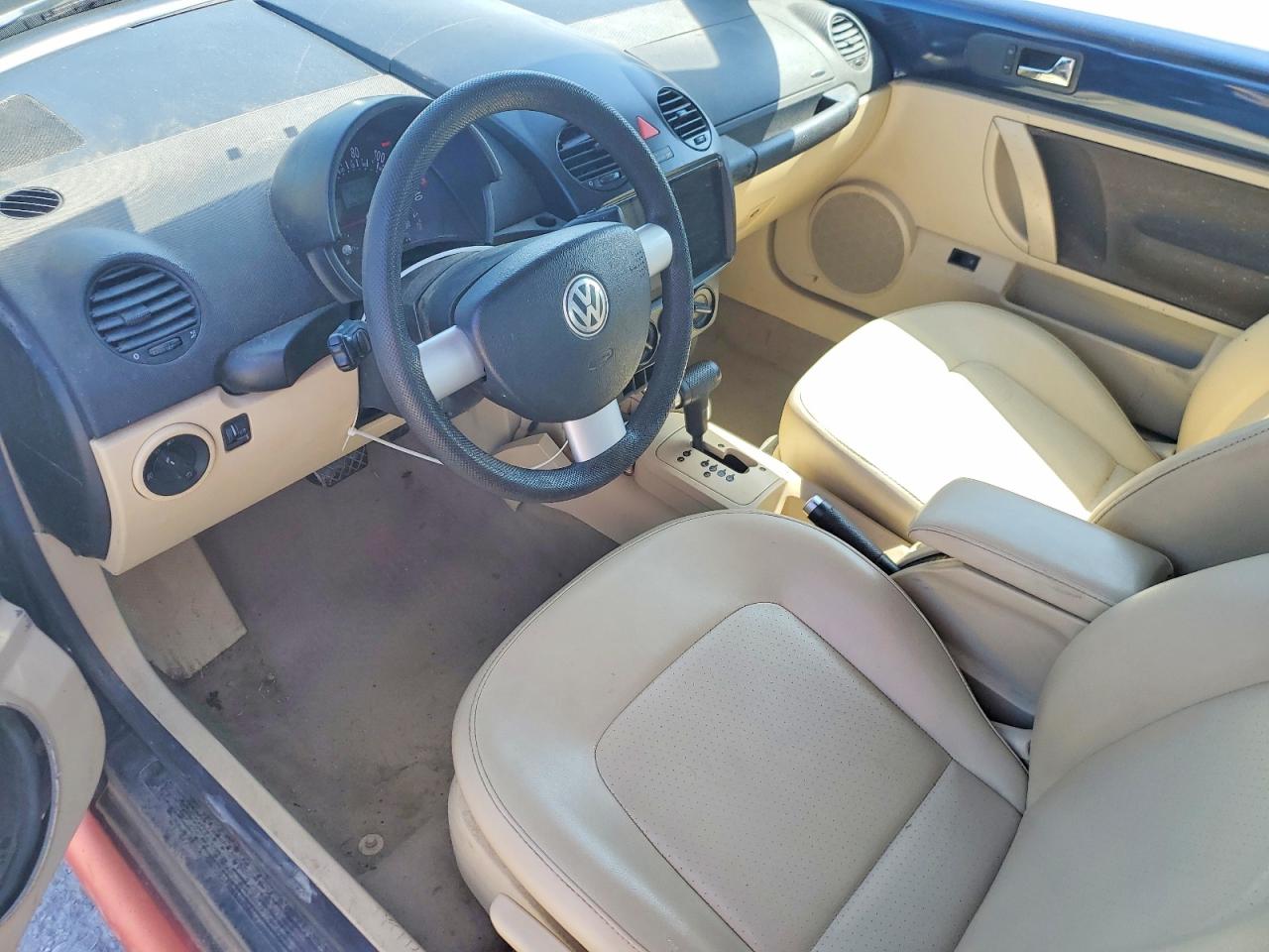 2004 VOLKSWAGEN NEW BEETLE