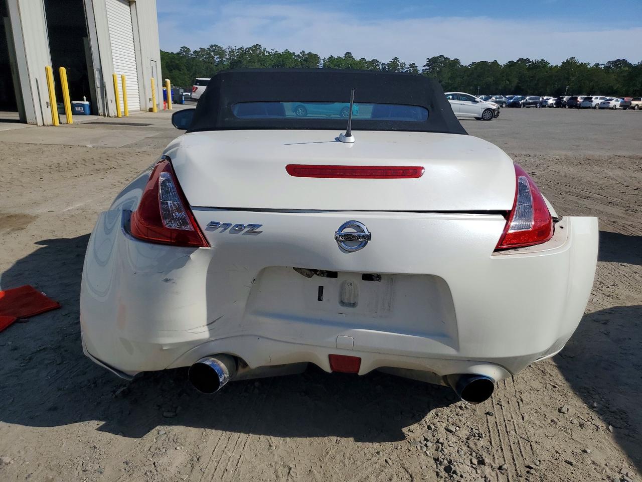 2014 NISSAN 370Z