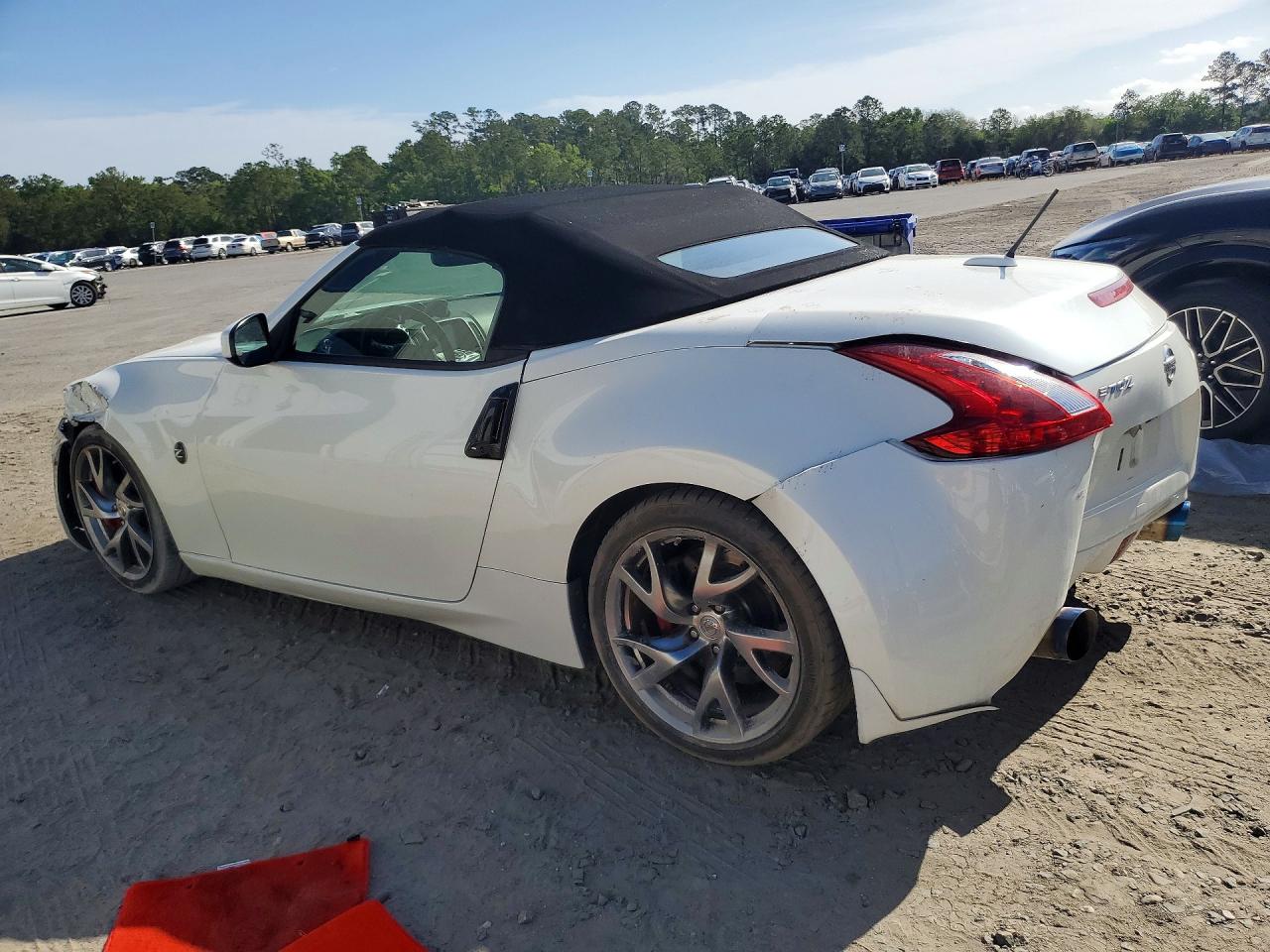 2014 NISSAN 370Z