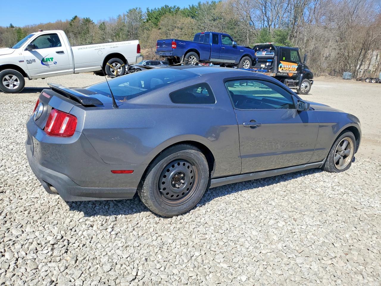 2011 FORD MUSTANG