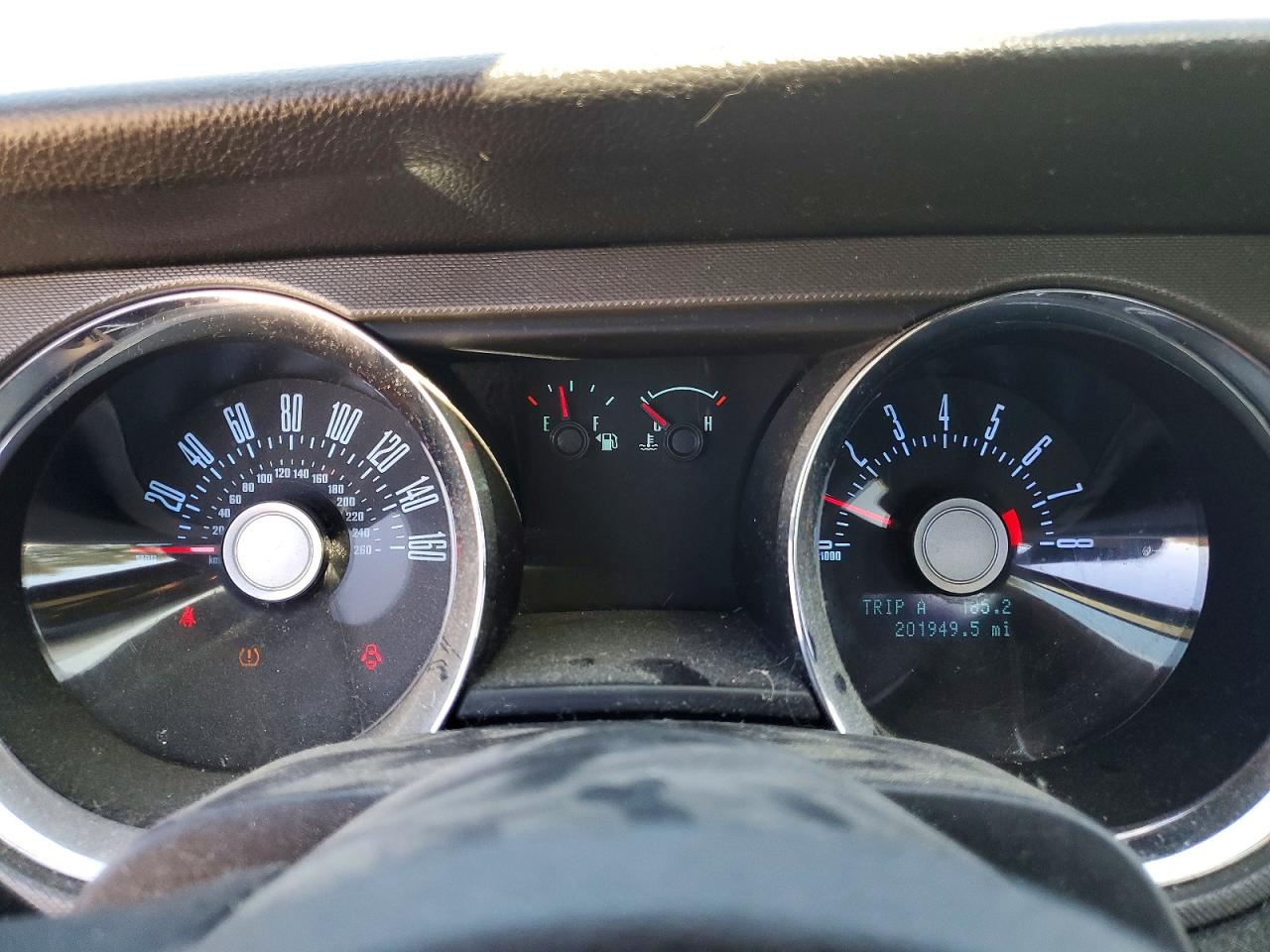 2011 FORD MUSTANG