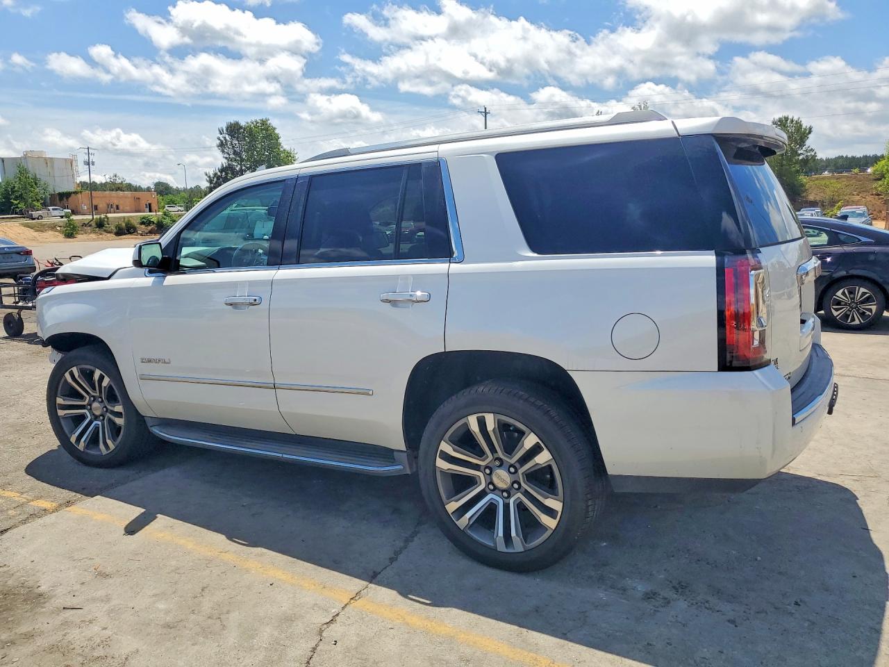 2017 GMC YUKON