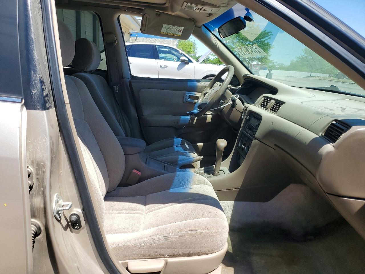 2001 TOYOTA CAMRY