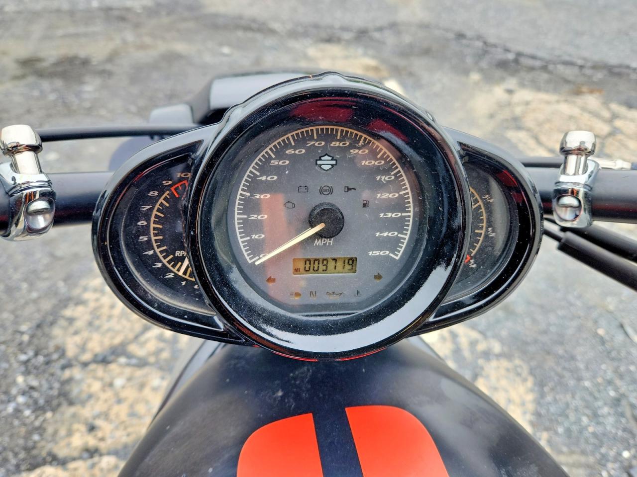 2012 HARLEY-DAVIDSON VRS