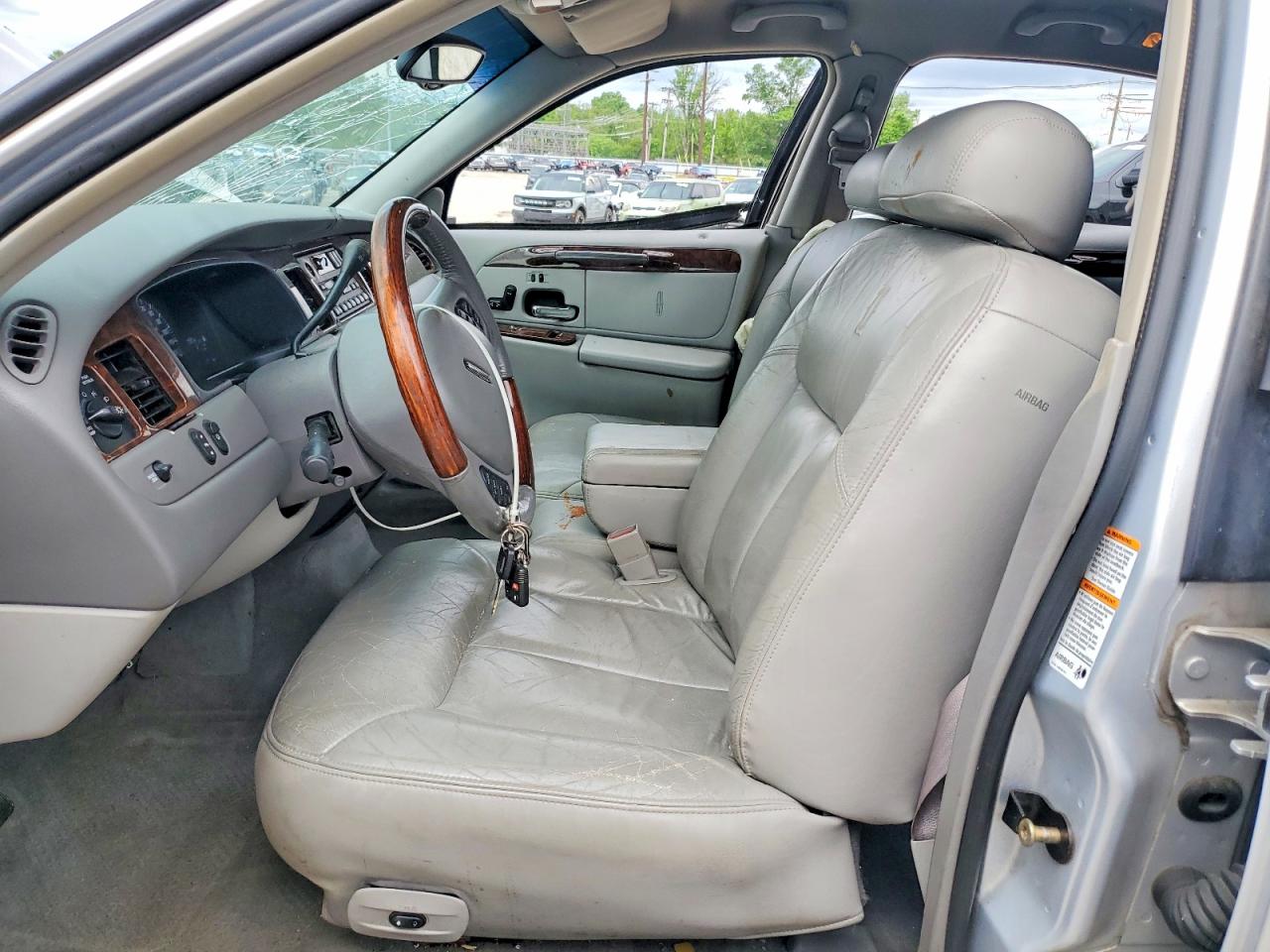 2001 LINCOLN TOWNCAR