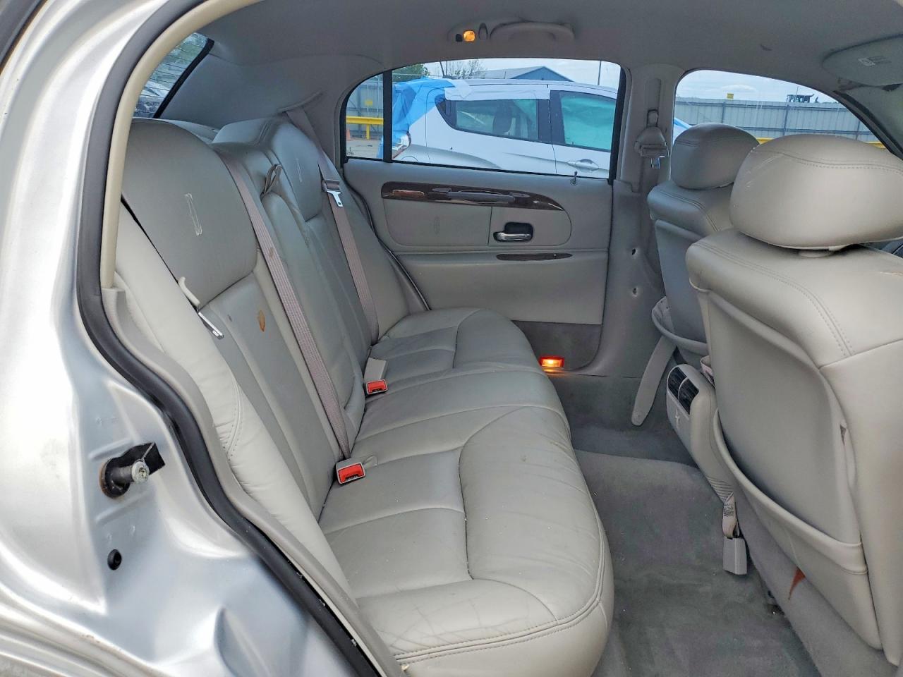 2001 LINCOLN TOWNCAR